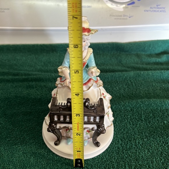 Vintage Melody in Motion Collectable Figurine - Picture 4 of 6